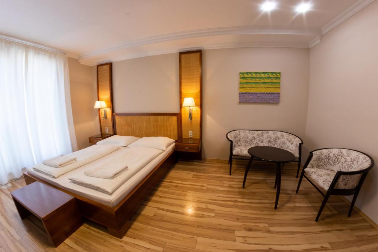 Dabas Hotel Zewnętrze zdjęcie
